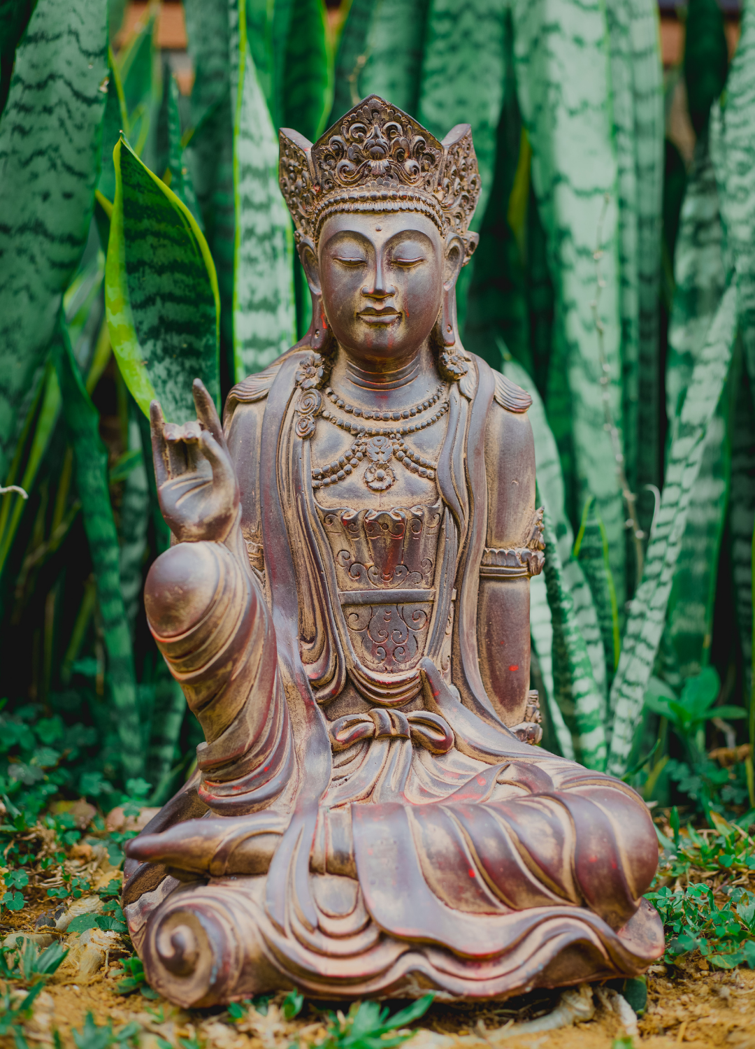 KUAN YIN EM RESINA – DEUSA DA COMPAIXÃO E DO AMOR INCONDICIONAL