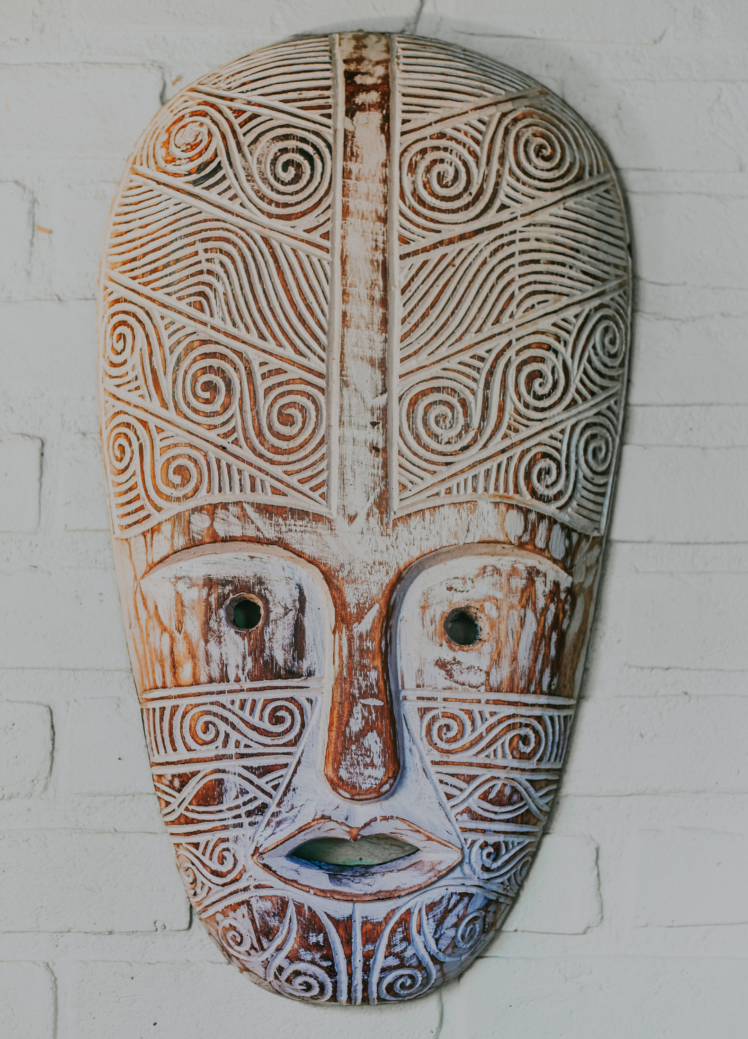 MÁSCARA PAPUA – ARTE TRIBAL DECORATIVA DE FORÇA E PROTEÇÃO 30% OFF
