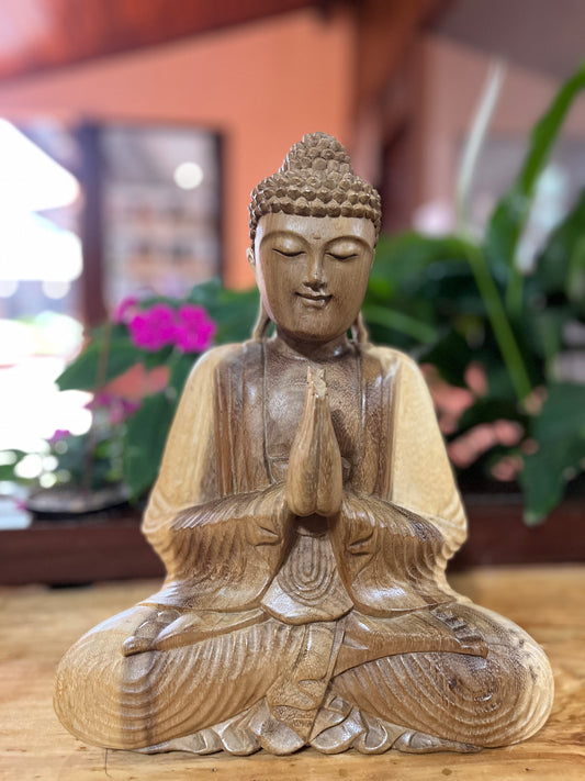 BUDA SIDARTA ANJALI MUDRA – ESCULTURA BALINESA EM MADEIRA ENTALHADA À MÃO