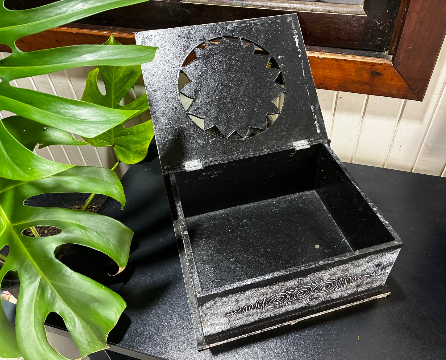 CAIXA BUDA LÓTUS VAZADO – FEITA À MÃO EM BALI