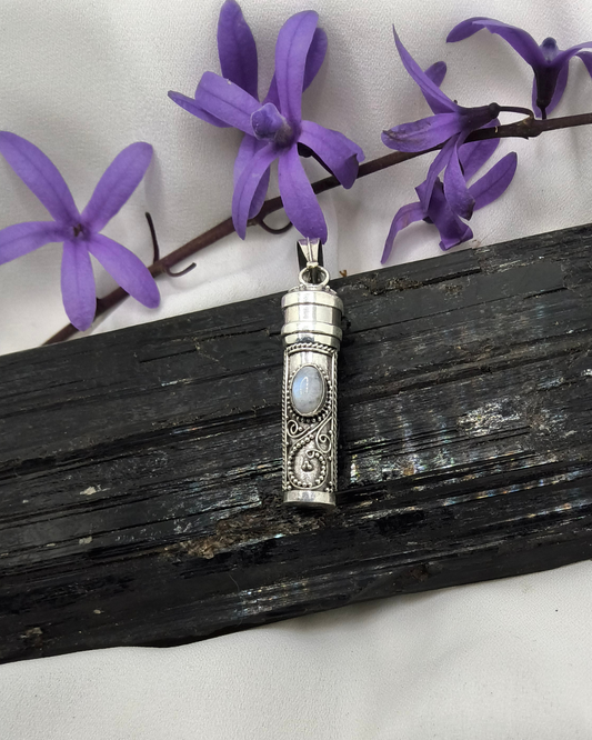 PINGENTE AROMATERAPIA COM PEDRA EM PRATA 925 – EQUILÍBRIO ENERGÉTICO