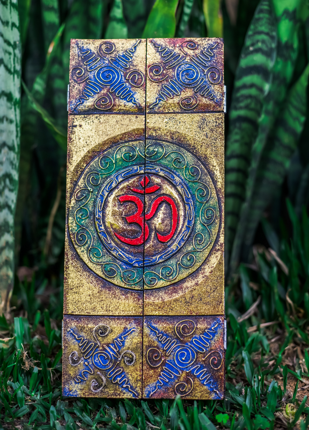 CAIXA OM DECORATIVA PARA INCENSOS E OBJETOS – FEITA À MÃO EM BALI
