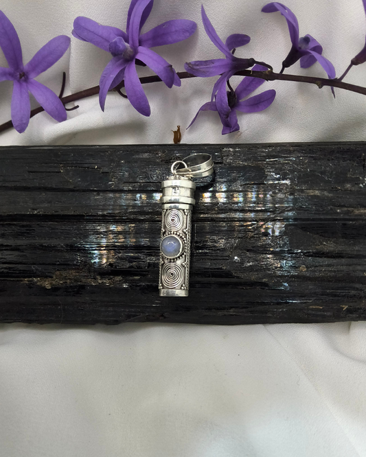 PINGENTE AROMATERAPIA ESPIRAL COM PEDRA EM PRATA 925 – ENERGIA E PROTEÇÃO