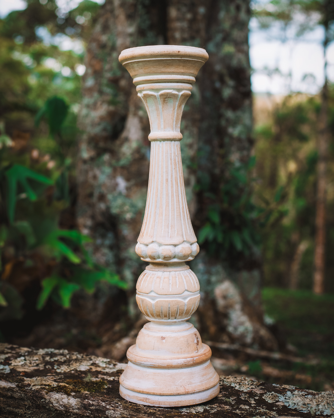 SUPORTE PARA VELAS MELASTI EM MADEIRA – DECORAÇÃO ARTESANAL ATEMPORAL