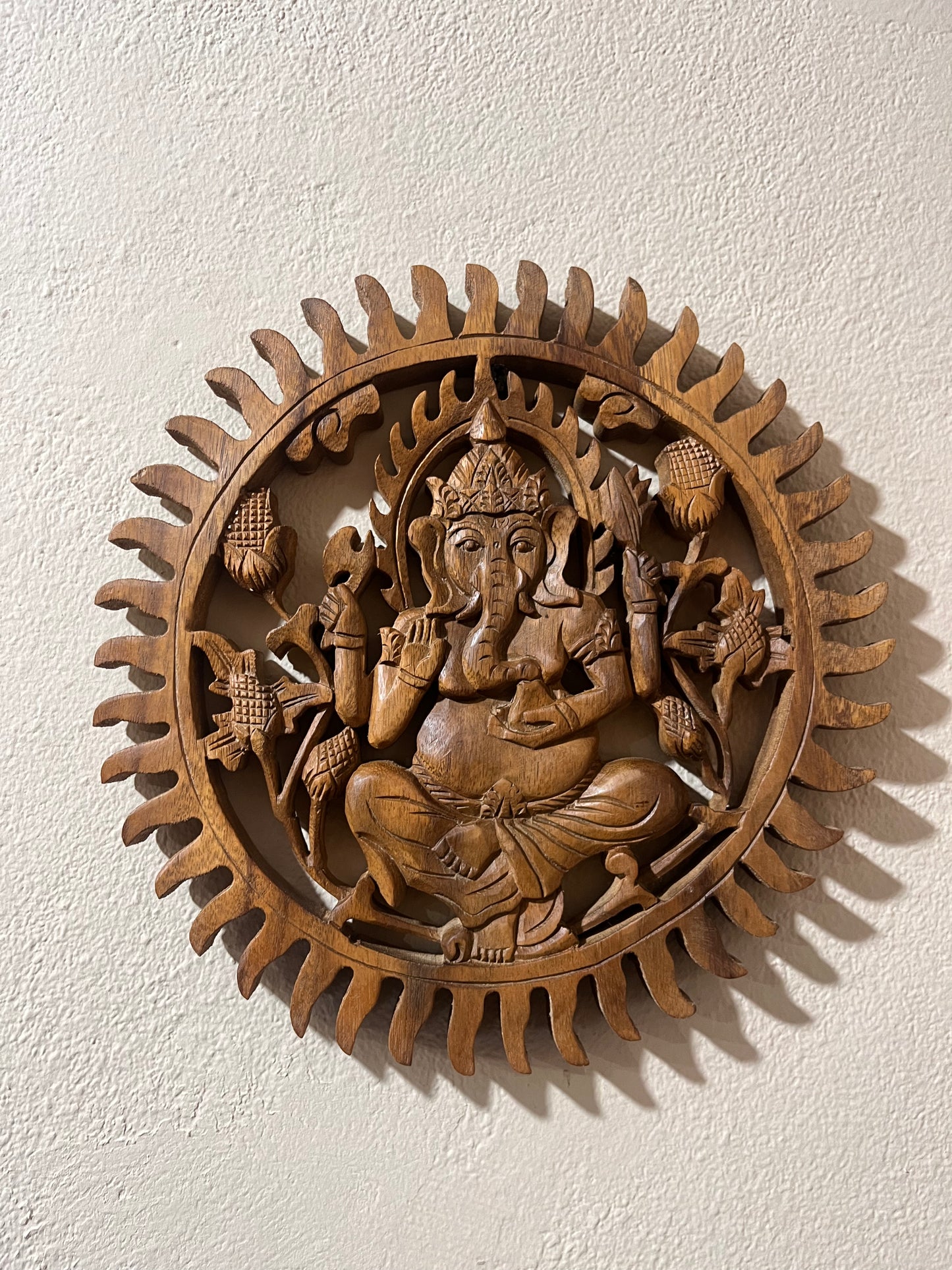 MANDALA GANESHA EM MADEIRA ENTALHADA PARA DECORAÇÃO DE PAREDE