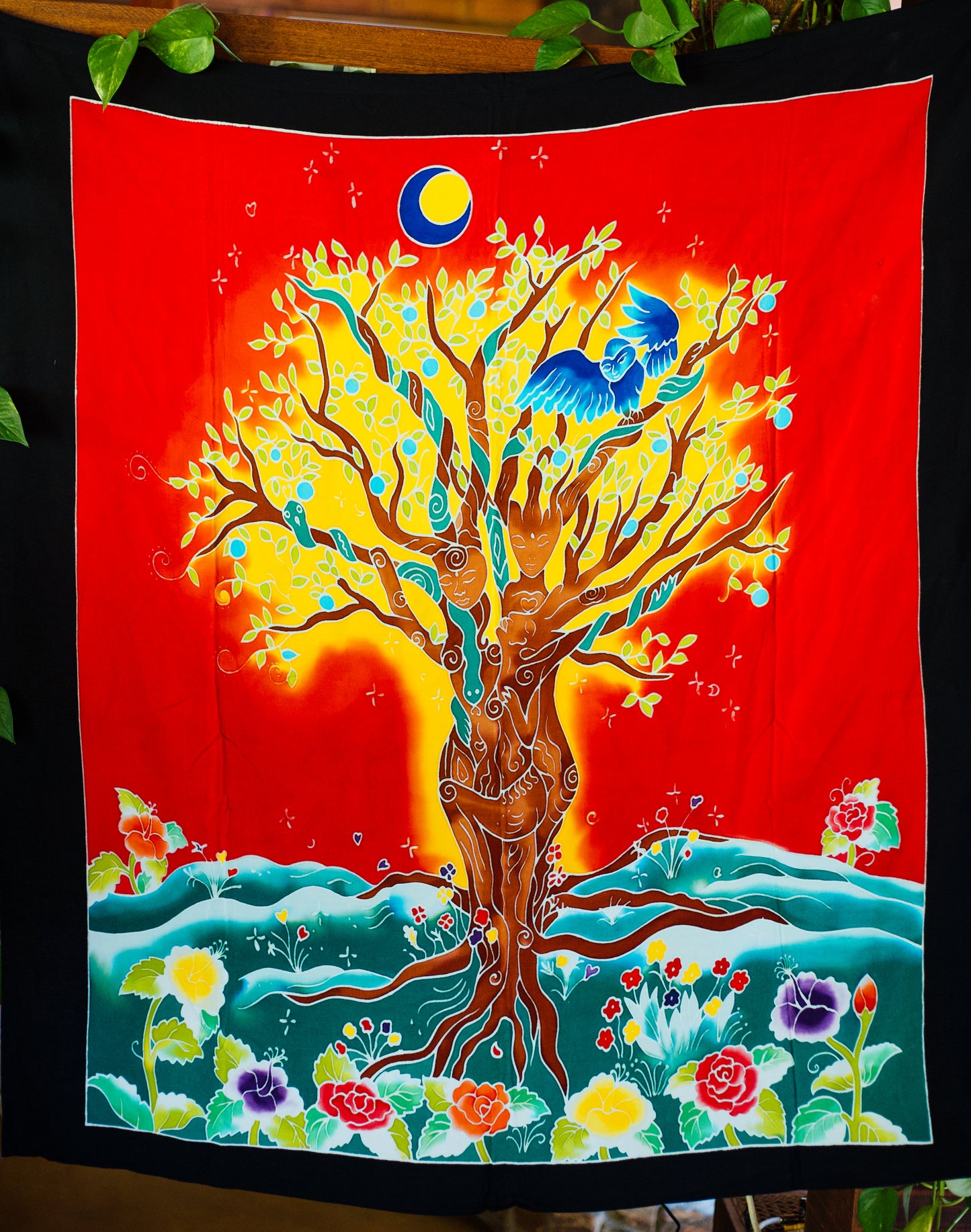 PANÔ SAGRADO FEMININO ÁRVORE – DECORAÇÃO ESPIRITUAL DE FORÇA E CONEXÃO