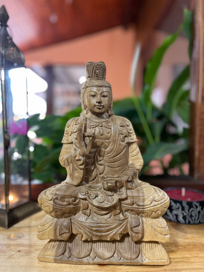 KUAN YIN AKASH MUDRA – ESCULTURA BALINESA EM MADEIRA ENTALHADA À MÃO