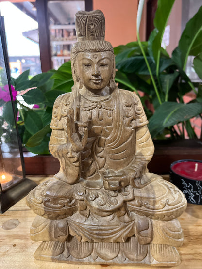 KUAN YIN AKASH MUDRA – ESCULTURA BALINESA EM MADEIRA ENTALHADA À MÃO
