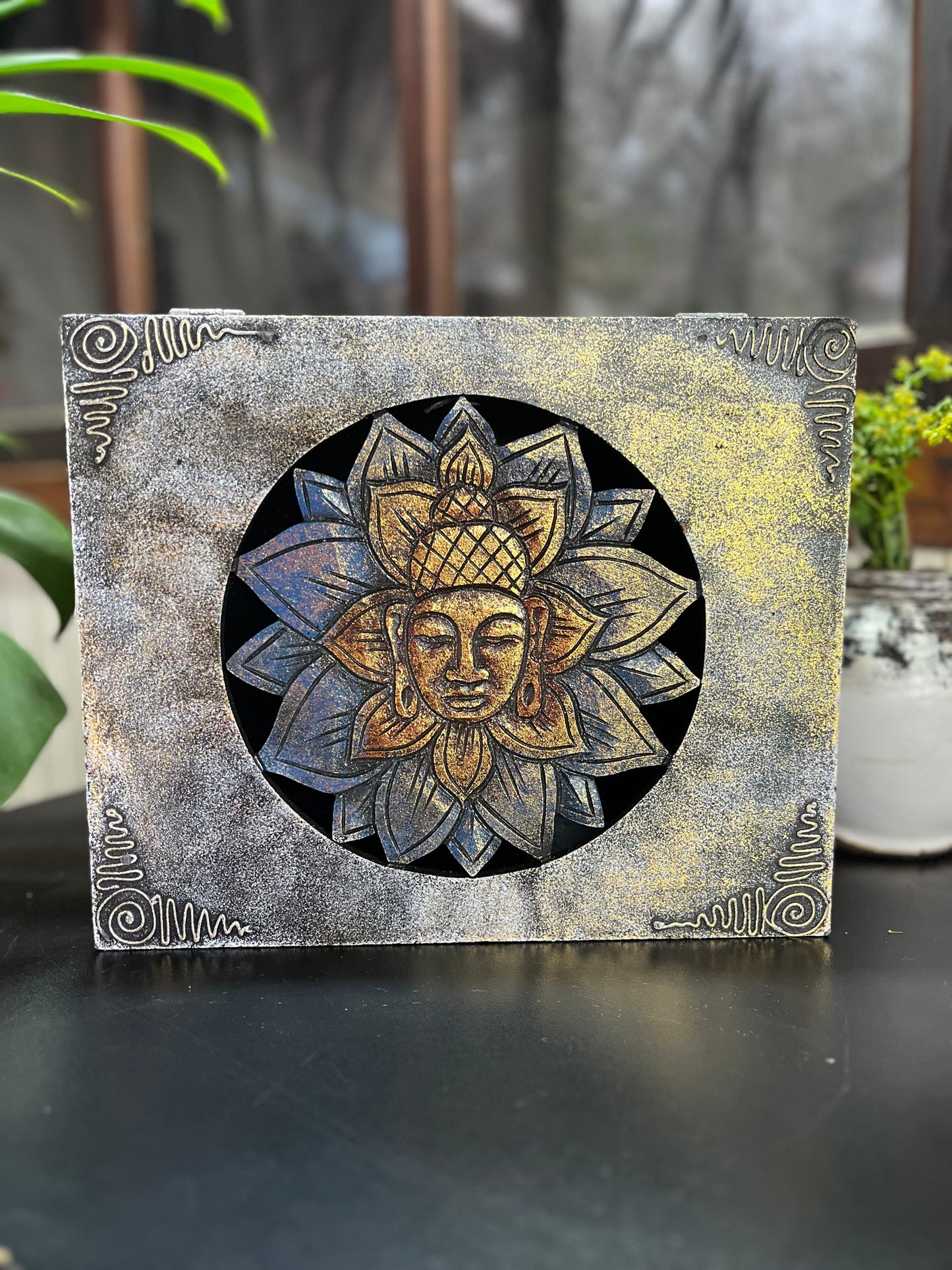 CAIXA BUDA LÓTUS VAZADO – FEITA À MÃO EM BALI