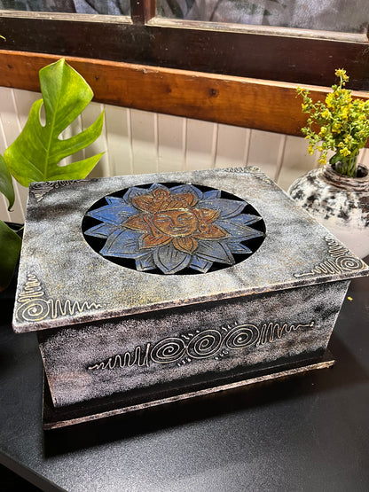 CAIXA BUDA LÓTUS VAZADO – FEITA À MÃO EM BALI