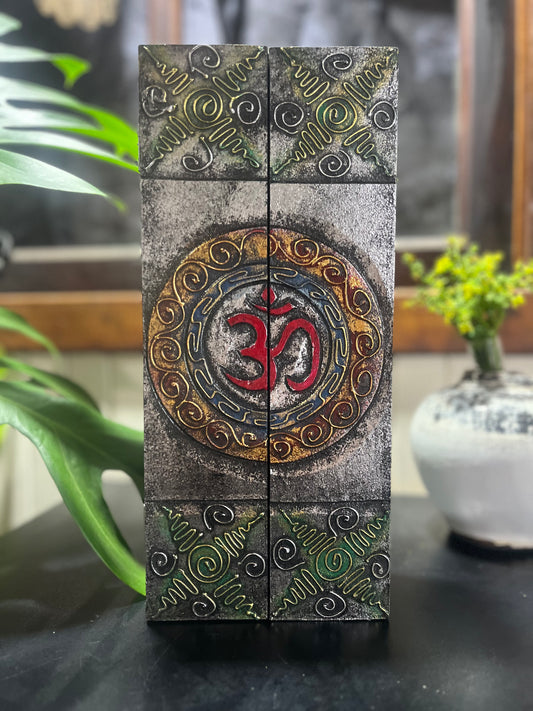 CAIXA OM DECORATIVA PARA INCENSOS E OBJETOS – FEITA À MÃO EM BALI