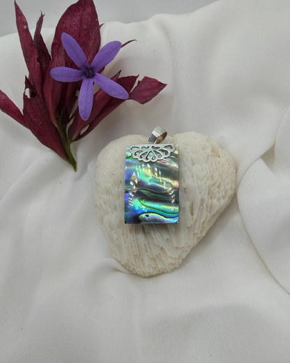 PINGENTE RETÂNGULO ABALONE EM PRATA 925 – ELEGÂNCIA NATURAL